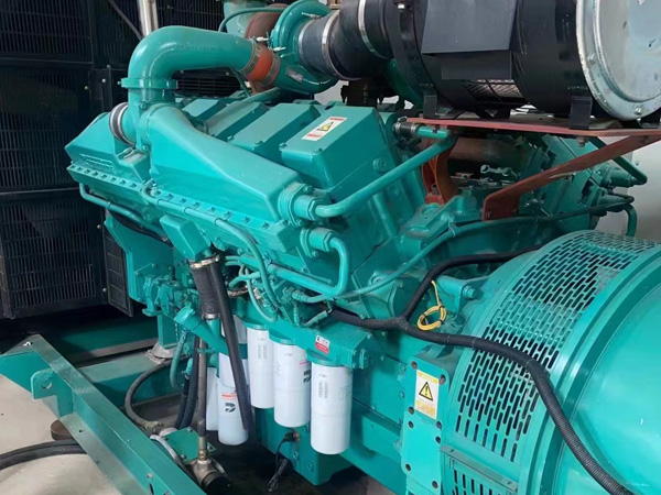 德宏更换100kW柴油发电机组机油时，需要注意哪些事项？